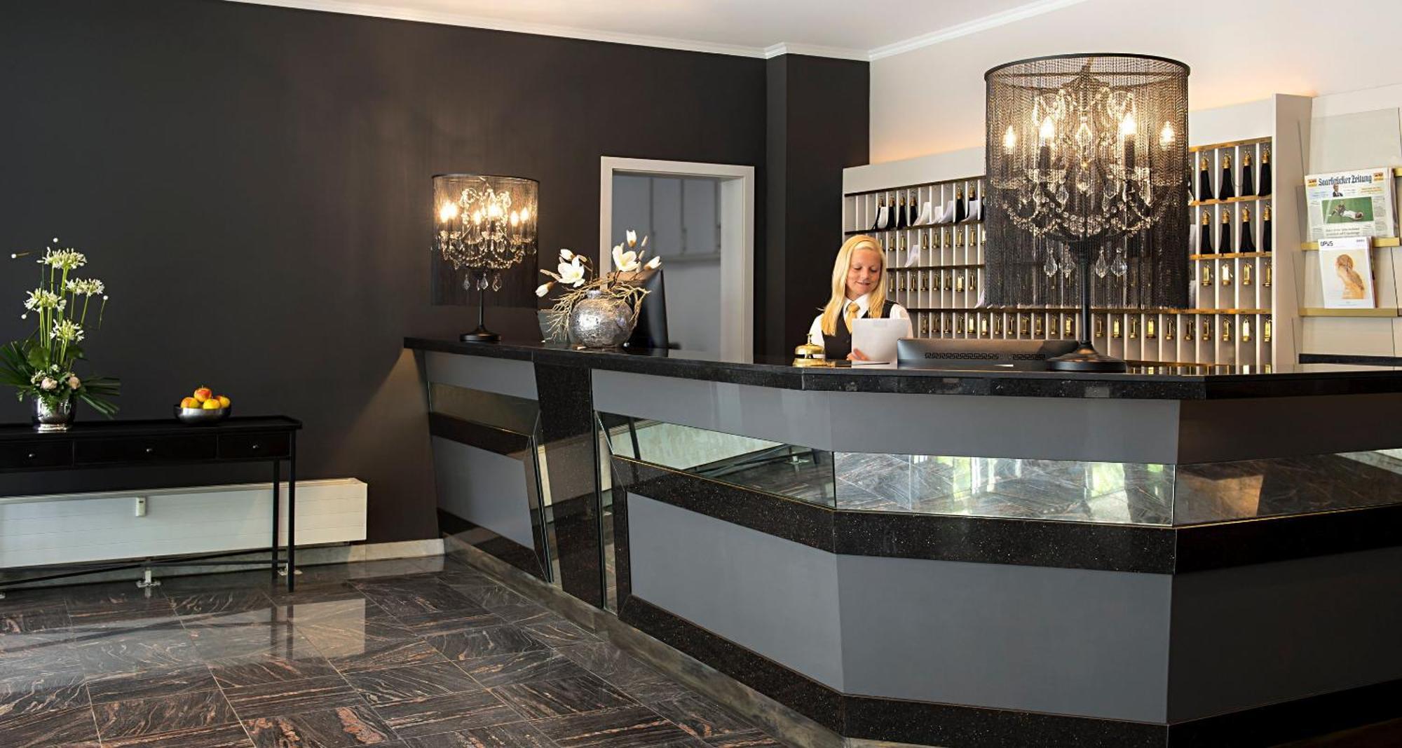 Victor'S Residenz-Hotel Saarlouis Esterno foto