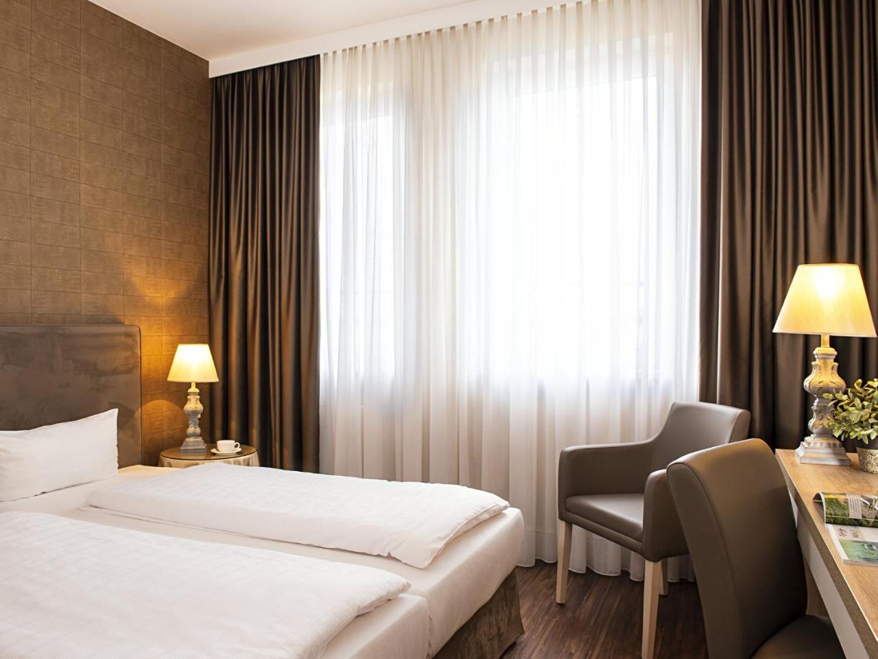 Victor'S Residenz-Hotel Saarlouis Esterno foto